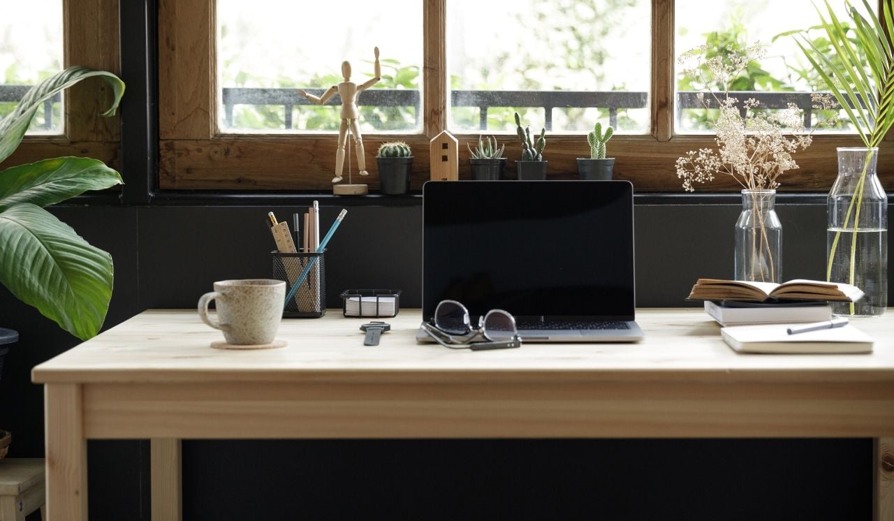 For anyone working from home, here are 10 tech tips to help make your workdays simpler and more productive.